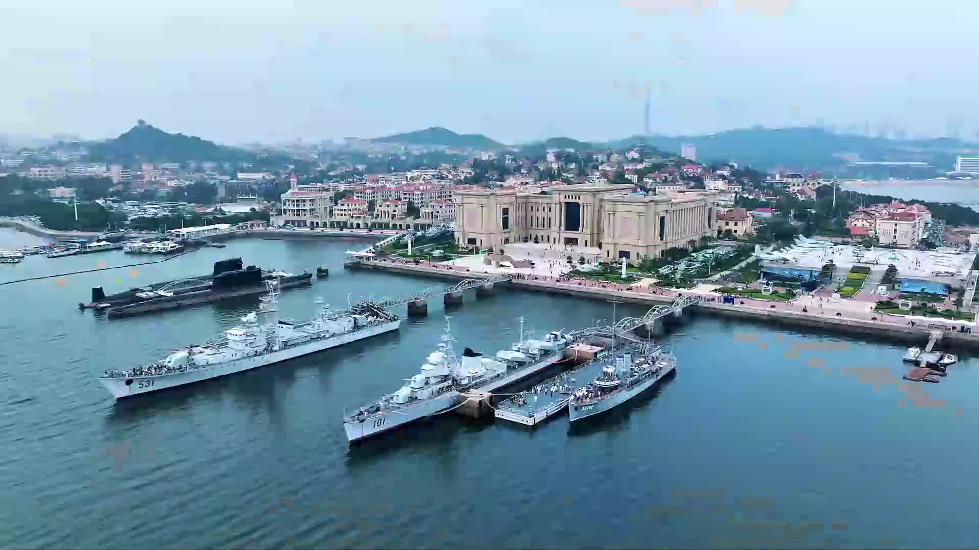 海军城·青岛 永不熄灯的海军母港