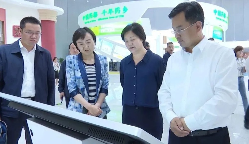 黄霓在陇西县督导调研第四届药博会筹备情况