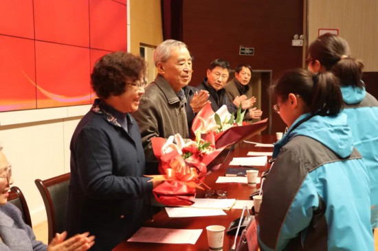 寿县一中举行孙云方助学教育基金发放仪式