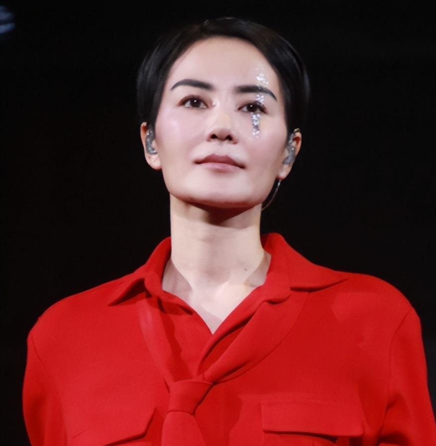 谢霆锋为何对王菲如此迷恋,原来这场缘分在他14岁时就注定了?