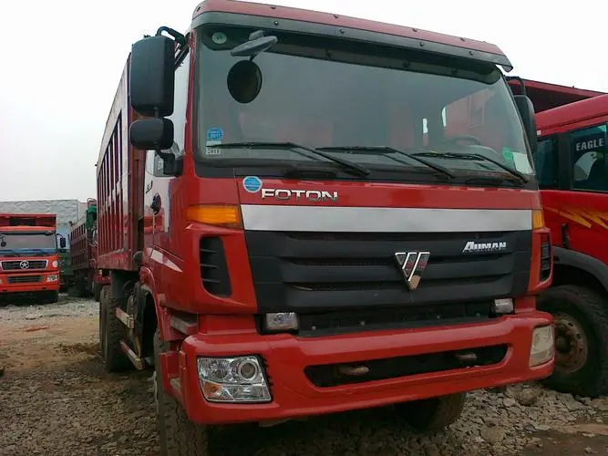老款欧曼5系单驱牵引车310马力油耗