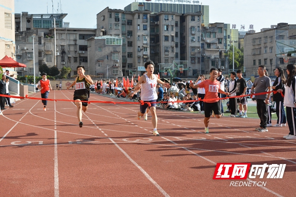 湘潭县云龙中学召开秋季运动会