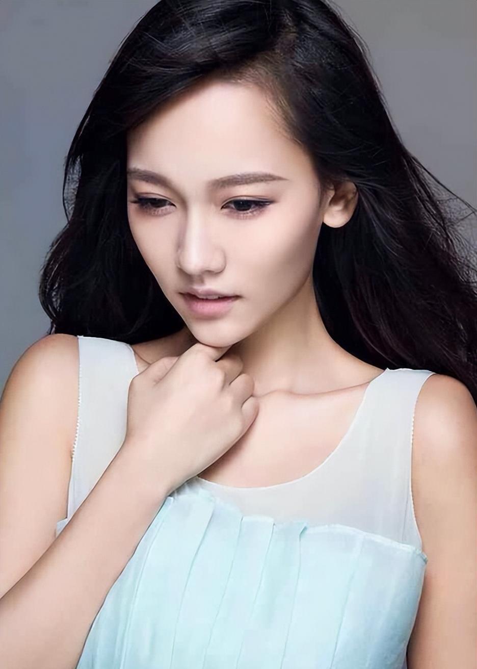 娱乐圈的"尤物",这两个"女海王",玩的一个比一个花