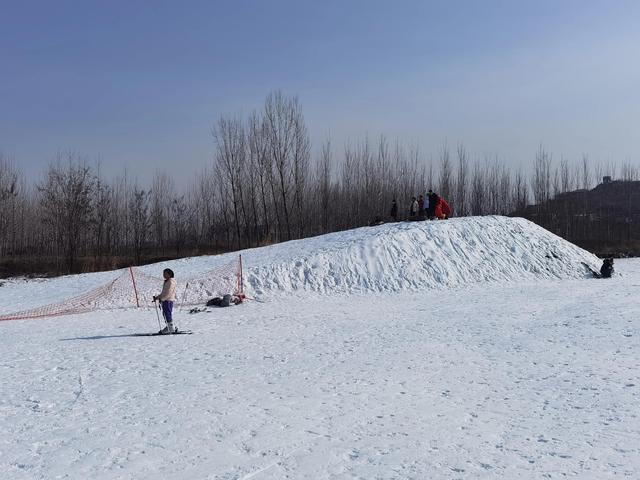 峄山滑雪场图片