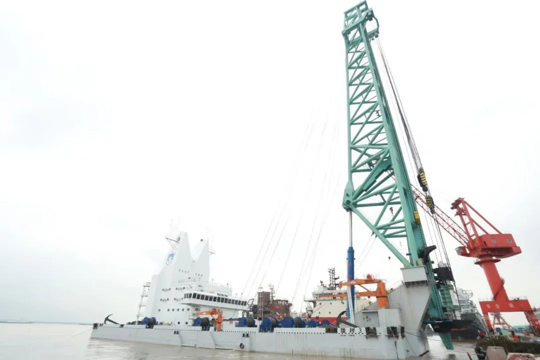 "雄程3"号打桩船助力华能苍南4号海上风电工程首个承台完工