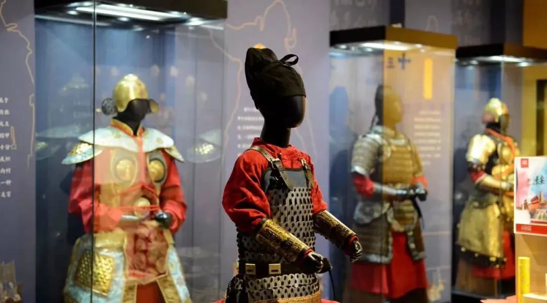 展现出精妙的大唐甲胄文化制作工艺严谨,考究皂绢甲以及明光甲等多件