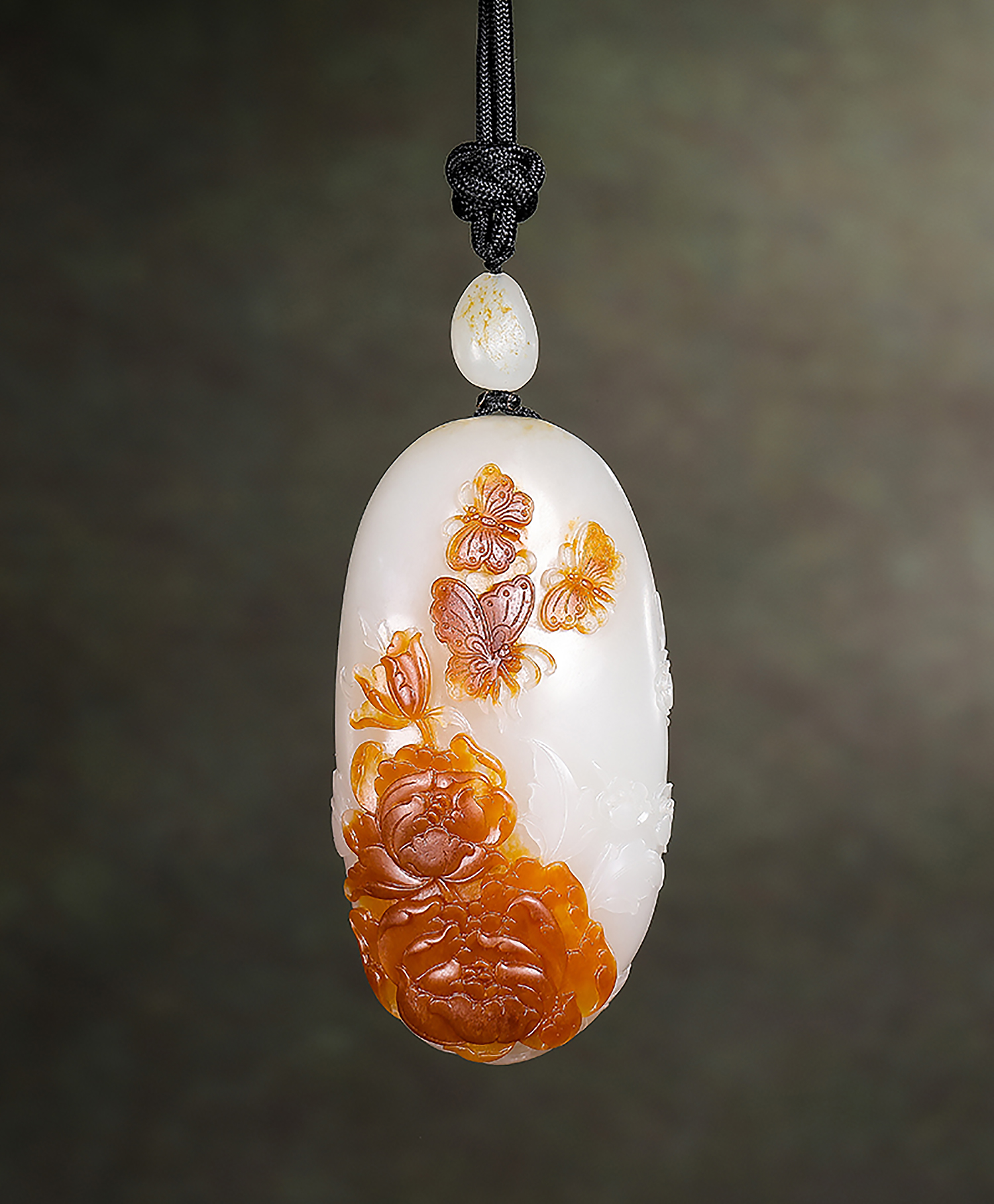 和田籽料 红皮白肉 蝶恋花 海派玉雕大师孙永作品