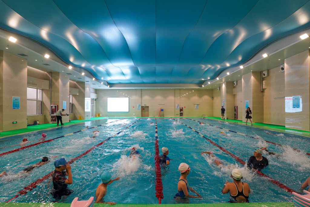 崂山区启用9个高标准学校游泳馆,还将新添两处