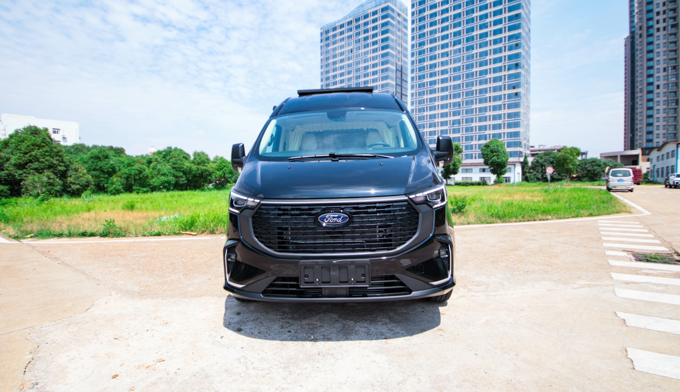 福特t6小房车:豪华商务休闲旅游一体,航空椅 后置厨卫,趣蜂b680