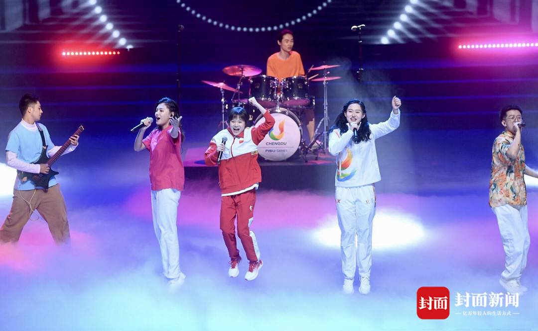 图说大运丨奥运冠军张家齐,任茜放歌成都大运会运动员联欢会