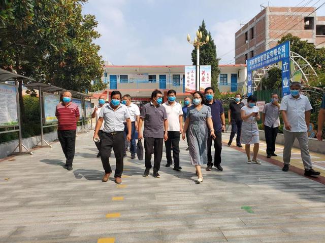 南阳市卧龙区青华镇组织召开第三季度代表活动日活动