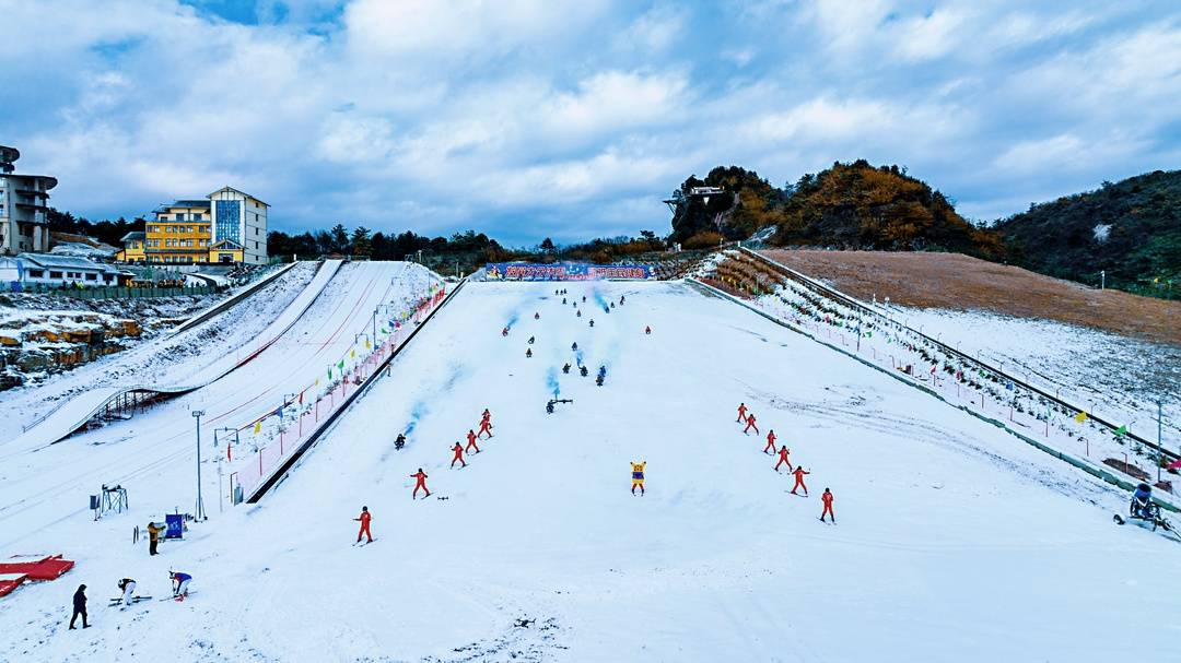 八达滑雪游乐园图片