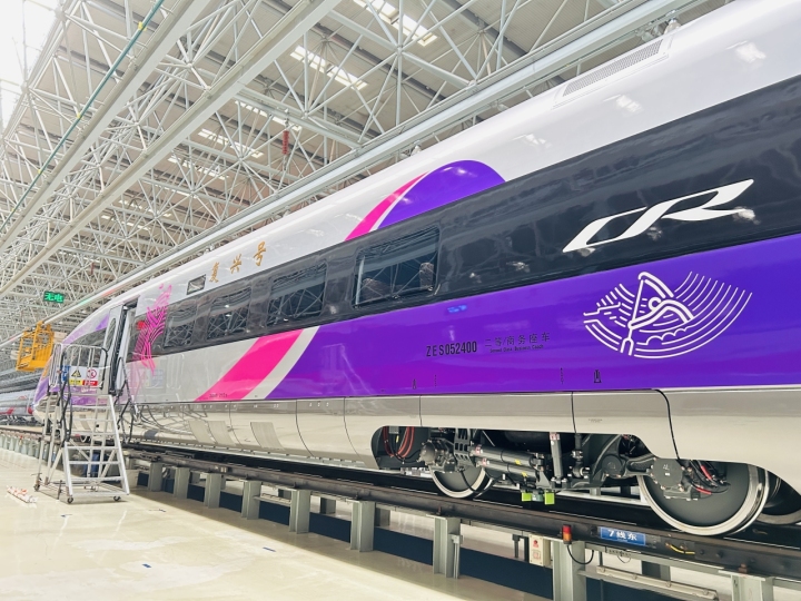 滚动丨复兴号亚运智能动车组长啥样?潮新闻记者现场直击
