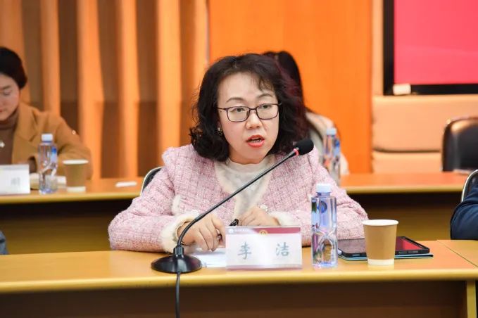 理直气壮开好思政课学校召开马克思主义理论学科支撑