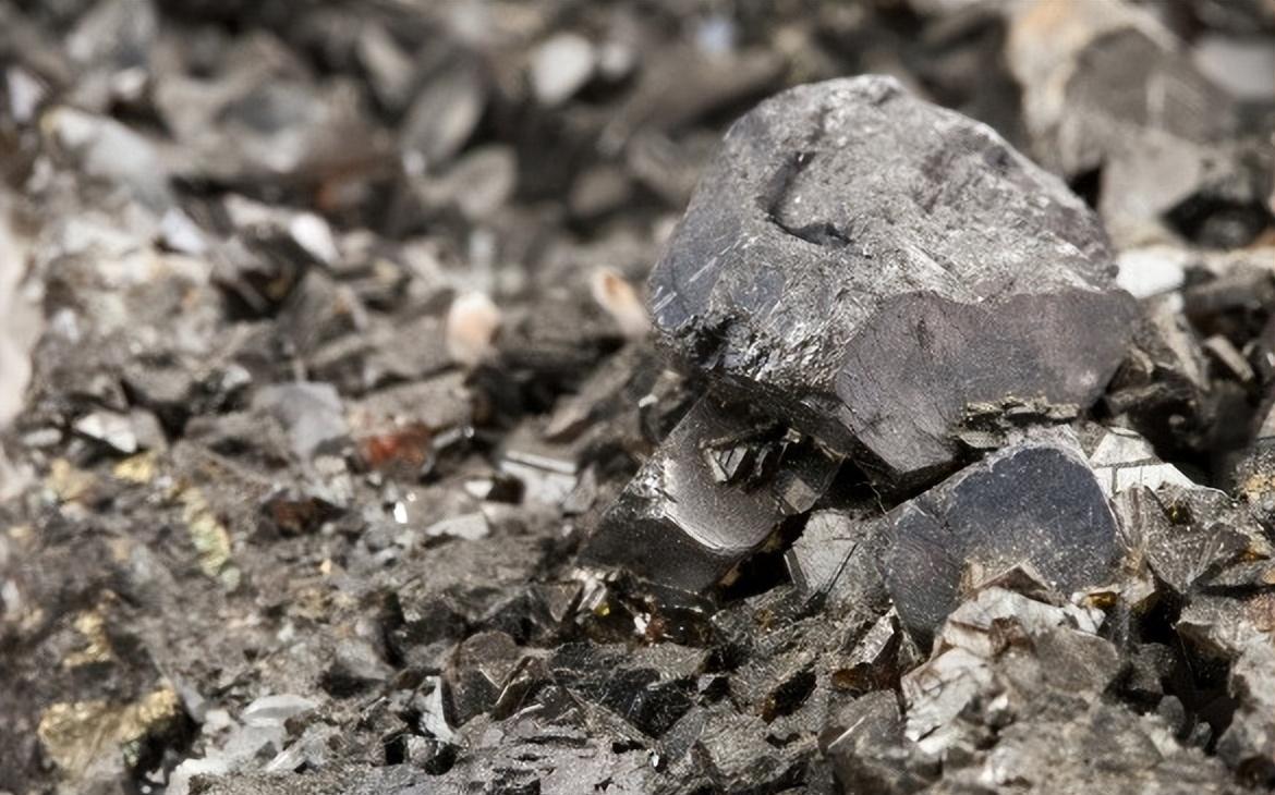 玻利维亚坐拥全球6成的富铁矿,想将矿石卖给中国,我国却不要?