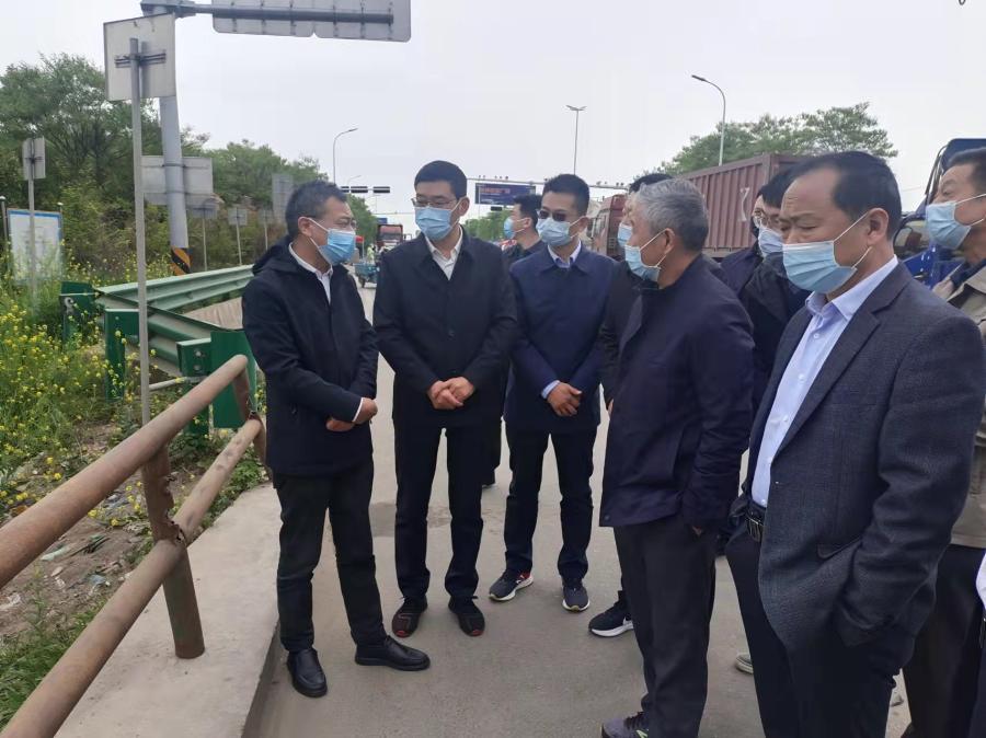 余成林到天河湖巡湖调研督导