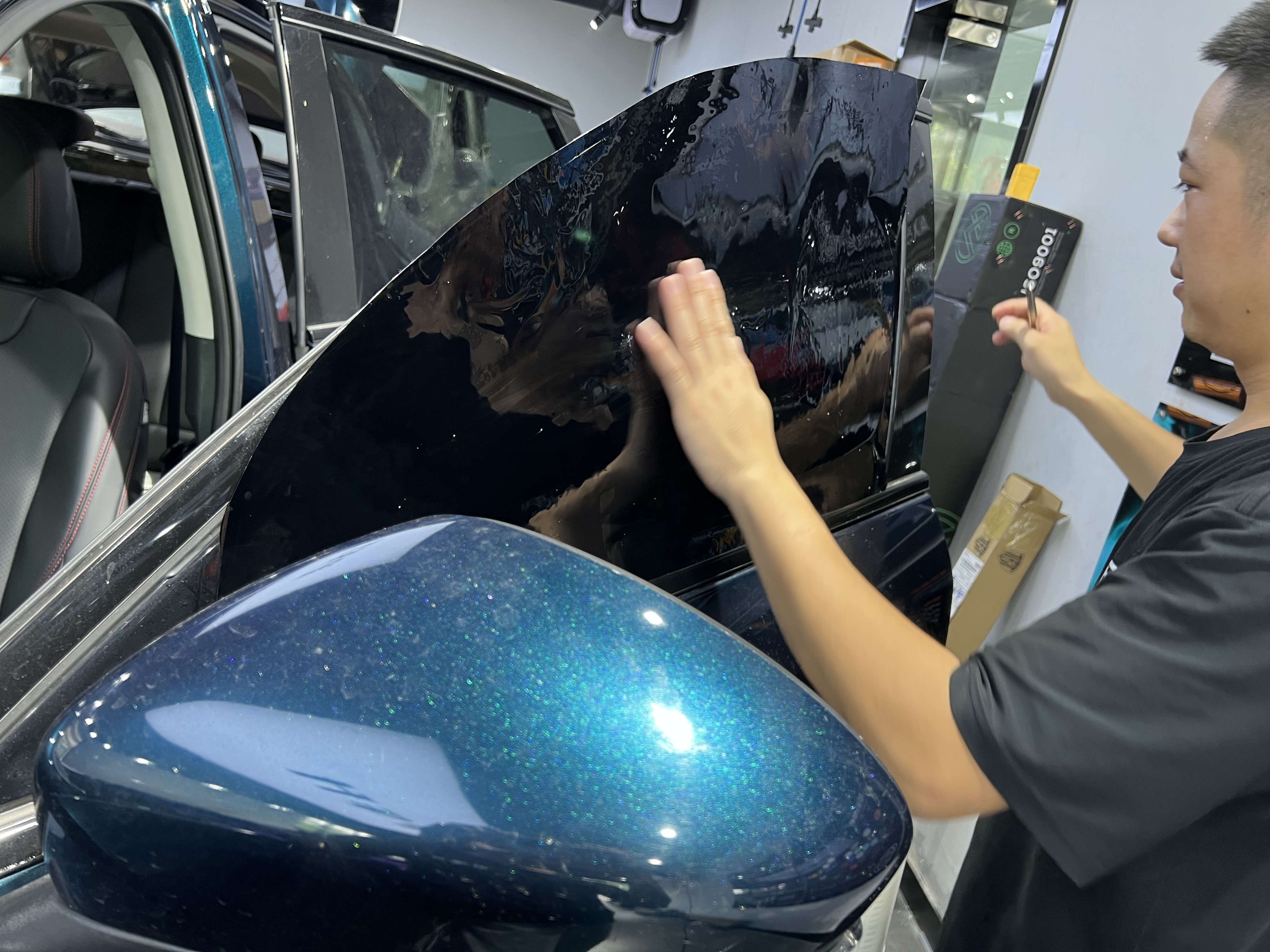 汽车全车贴膜多少钱,四个档次贴膜价格一览表