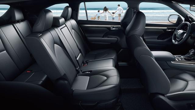 丰田皇冠陆放:5米级大七座suv 奢享空间 双重动力 全擎来袭