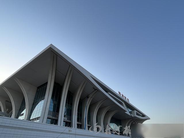 最新!瞅瞅郑州南站高清美照吧