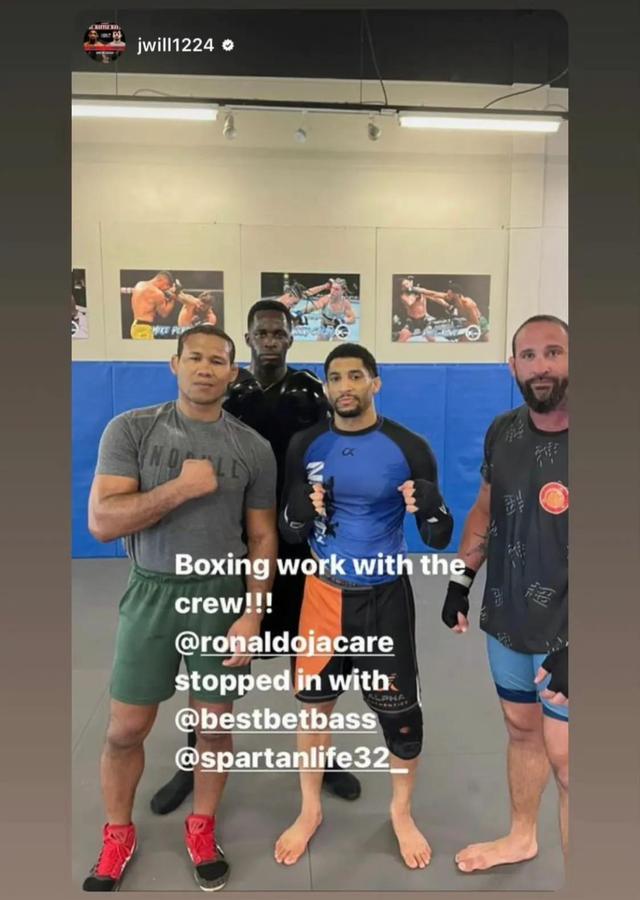 辽宁男篮吴乃群指导生日,弗格妻子带女儿在沈阳,巴斯跨业转行