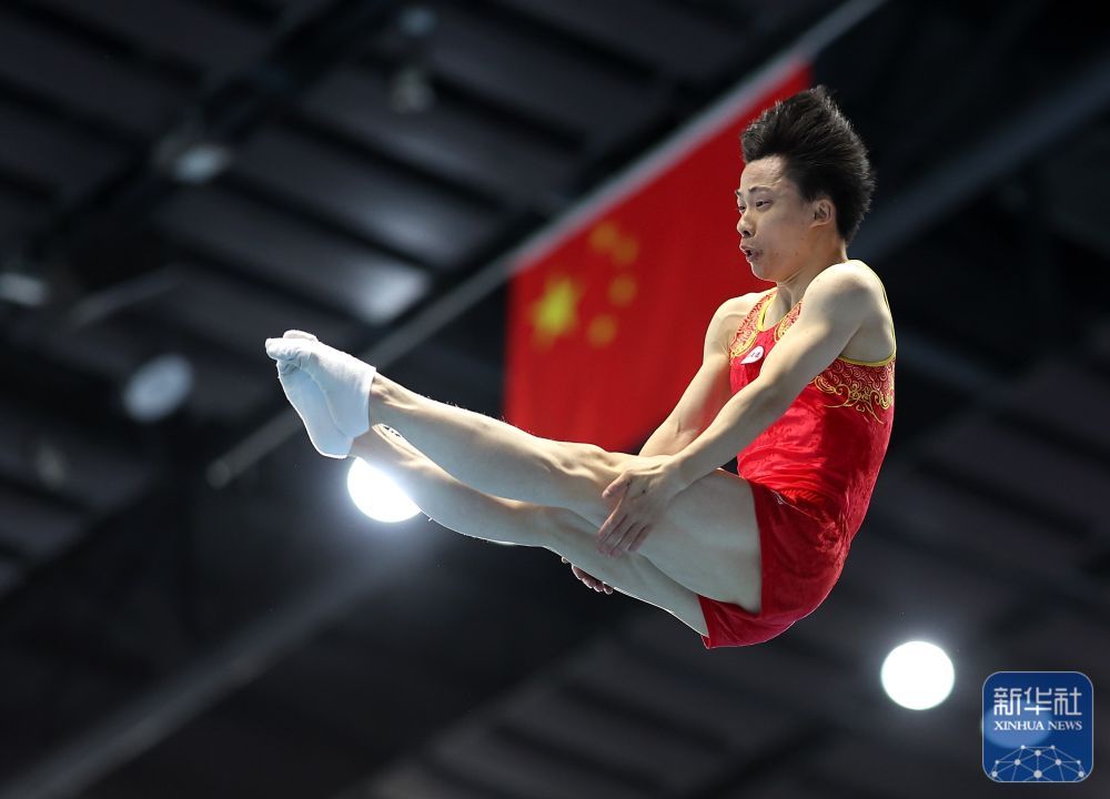 严浪宇获全国蹦床冠军赛男子网上个人冠军