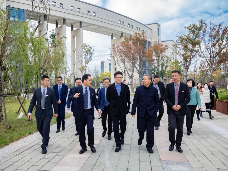 省人社厅党组副书记,副厅长刘国富一行来温调研