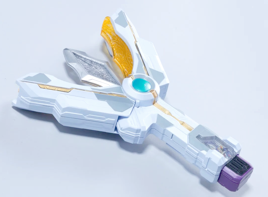 特利迦奥特曼变身器特点揭秘:胜利神光棒的多样变化与独特设计