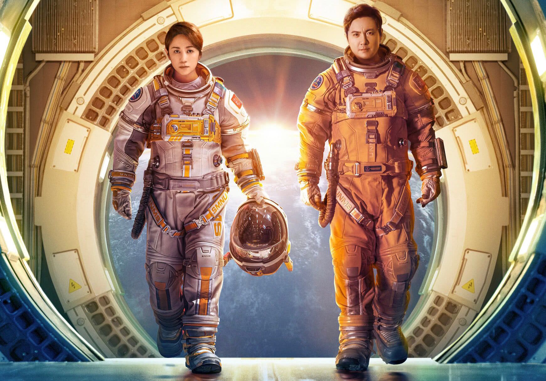 《独行月球》破20亿,豆瓣降至6.8分,高票房喜剧片为啥评分不高