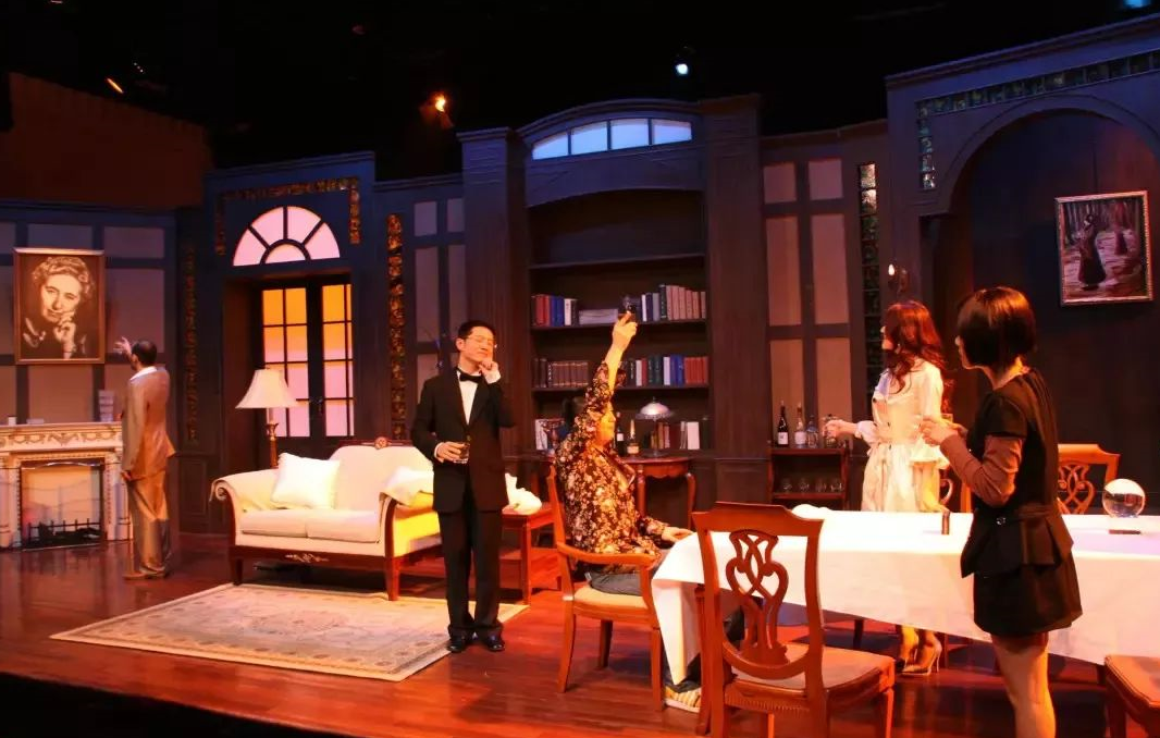 「演出资讯」致敬阿加莎|美国经典悬疑剧《万圣节游戏》