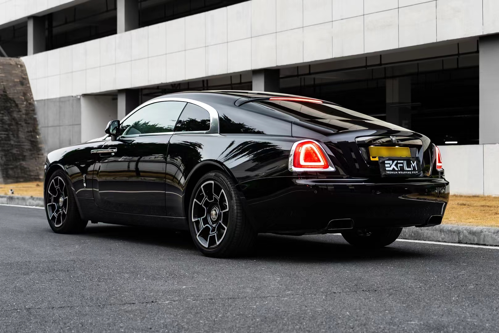 劳斯莱斯魅影ekfilm改色膜tpu亮黑,超黑,超亮,超有质感!