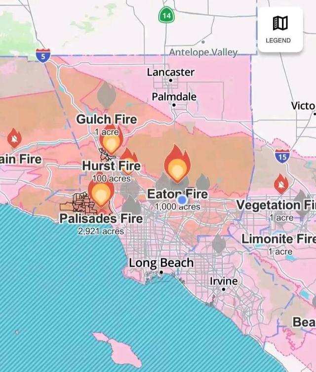 美国洛杉矶山火,这是老普上任的第一把火,连好莱坞山都大火了