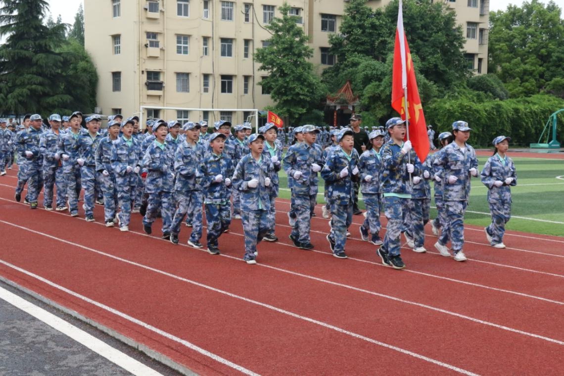 沙洋县实验初中:挥洒汗水锤筋炼骨 缅怀先烈焕面洗心