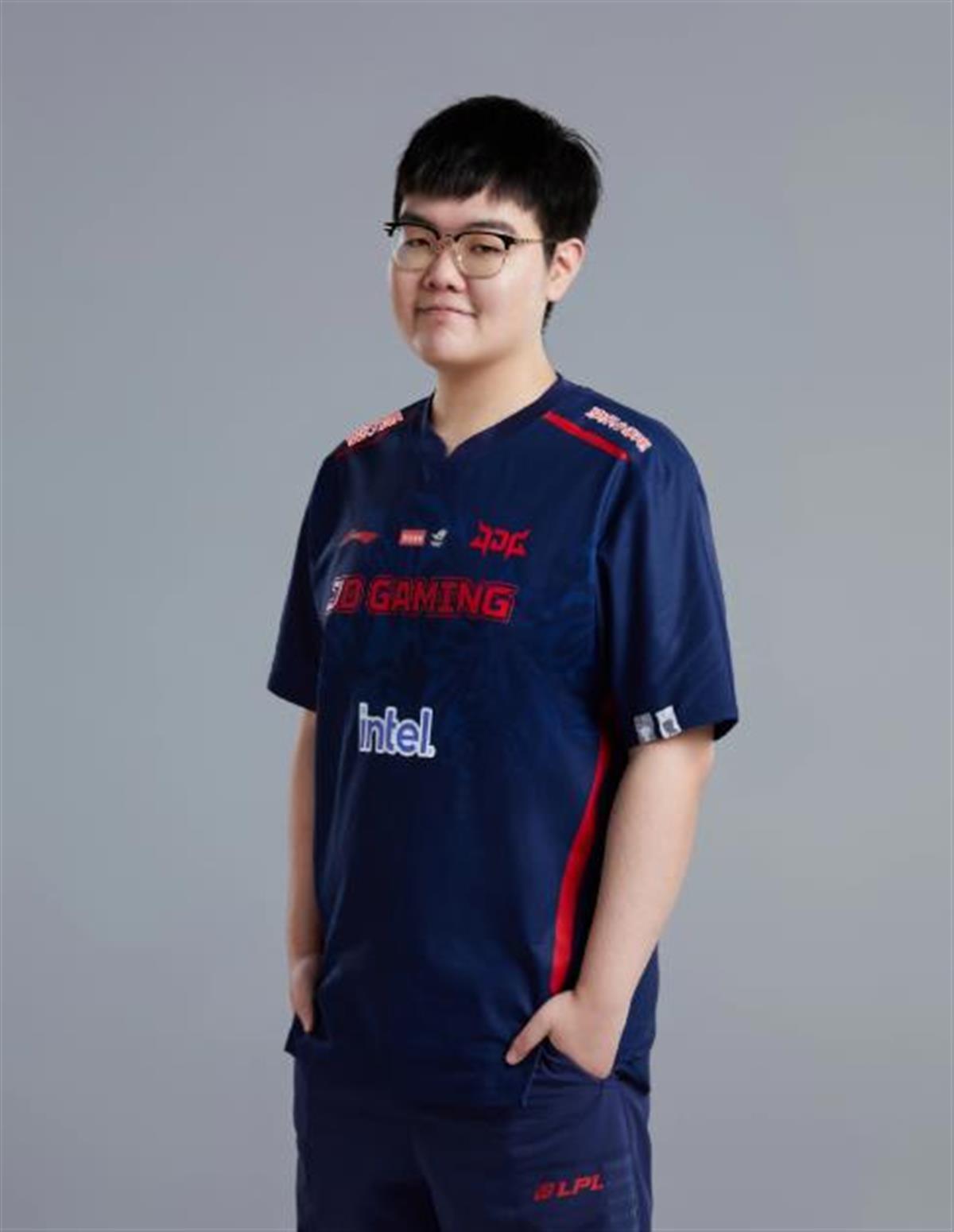 电竞选手白家浩关节不适,喻文波咳嗽失眠,双双遗憾告别亚运,"青春饭中