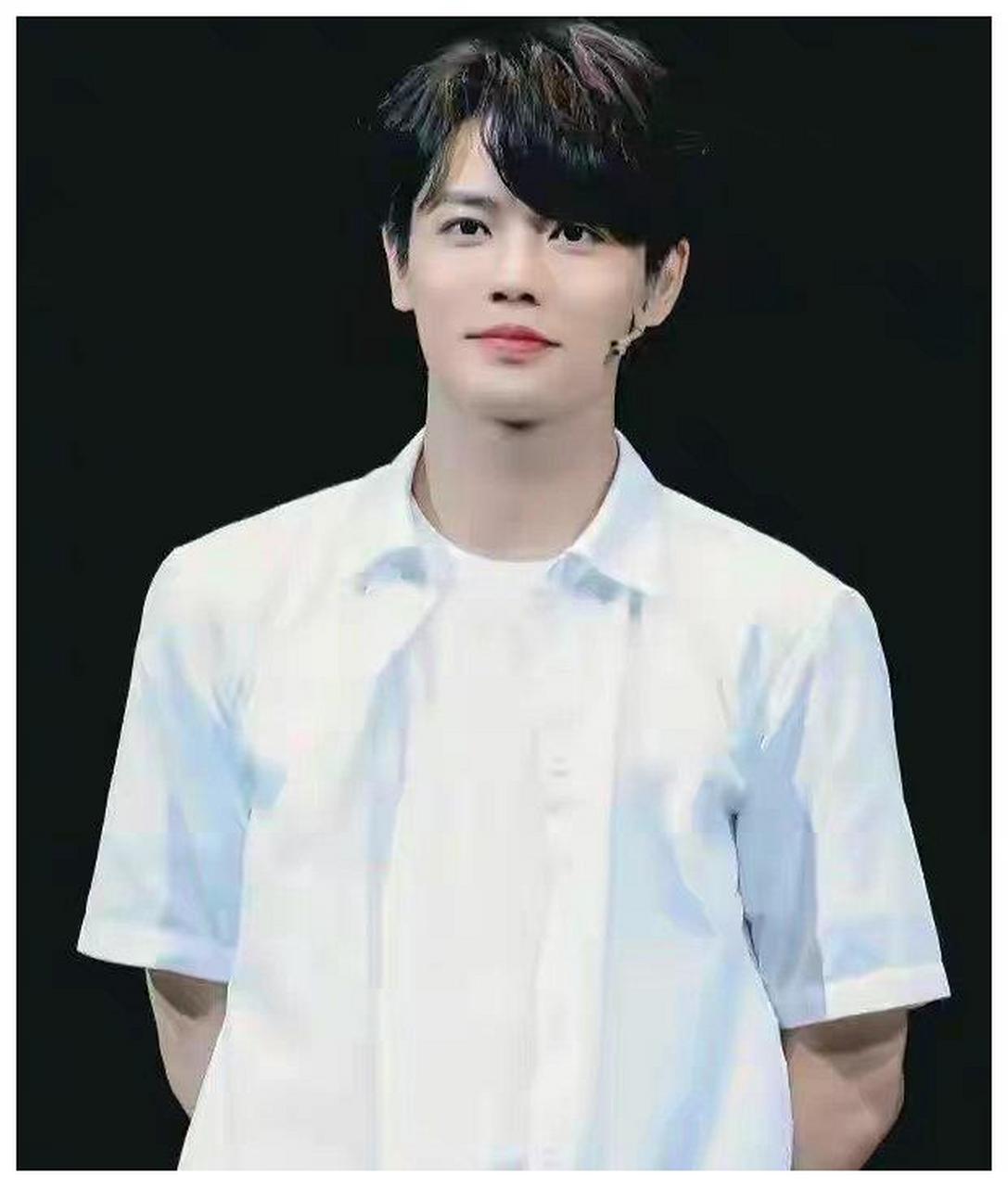 林彦俊绯闻女友的生活照,怪不得粉丝不同意消失一年多,回归就爆出恋情