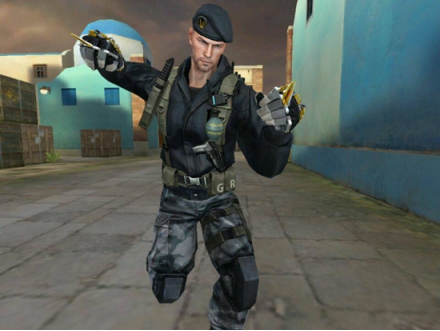 雷豹        还有上图中保卫者头顶贝雷帽,潜伏者戴红色头巾,极具男人