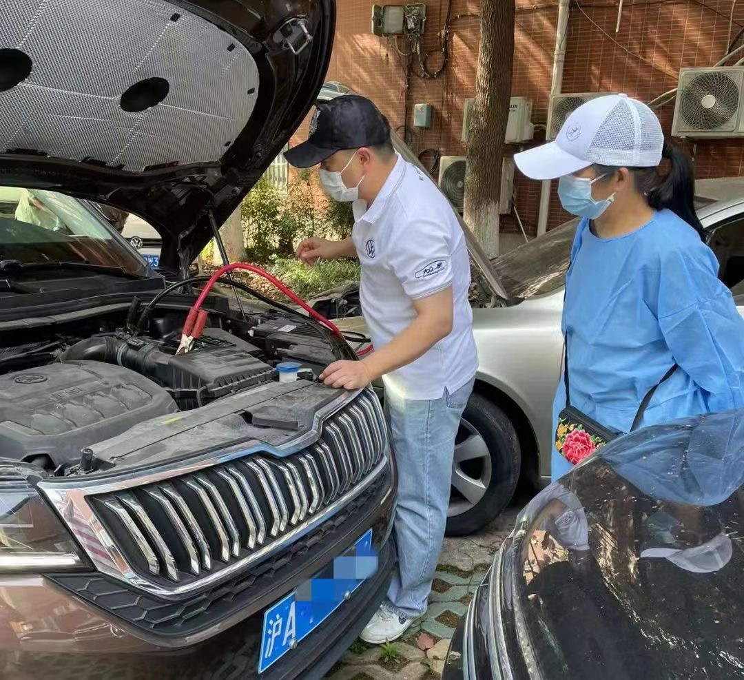 复工复产在即,为保证车子到时能发动,这群志愿者发起了"唤醒爱车"行动