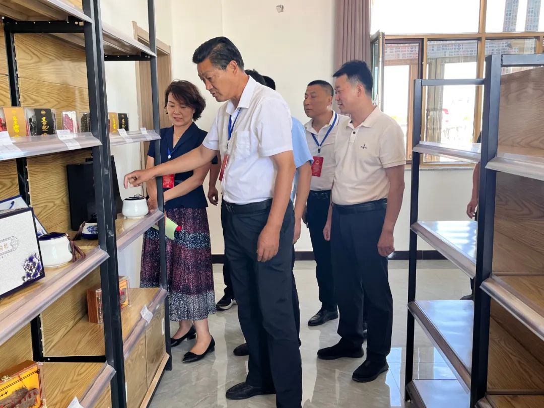 区人大常委会主任张生铭带领部分市区人大代表视察酒泉六分湿地景区