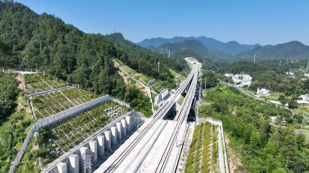 黟县东站进入扫尾阶段 9月中旬将达到竣工验收条件