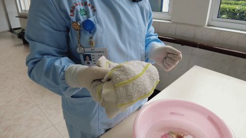 居家护理健康指导之物理降温丨贤医健康说
