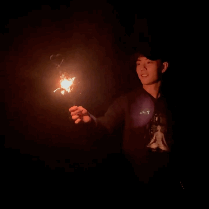 肖战——内娱浪漫偶像,放烟花表白粉丝,细节戳中"小飞侠"