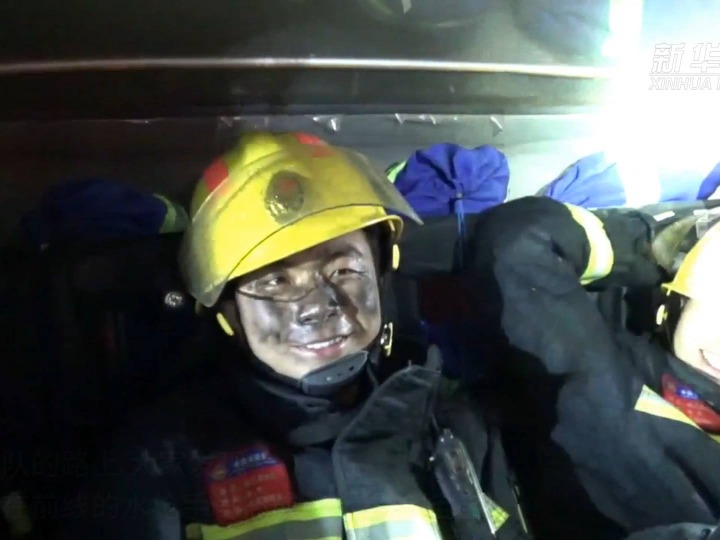 消防战士的脸图片高清图片