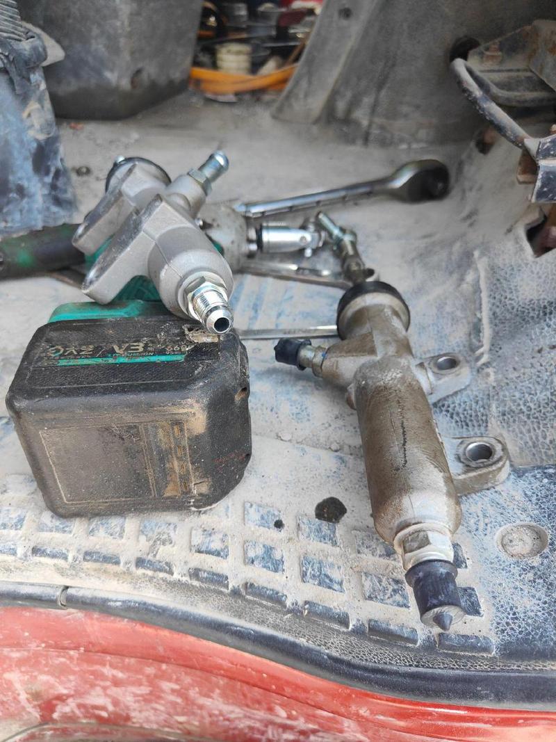 Componentes internos del cilindro maestro