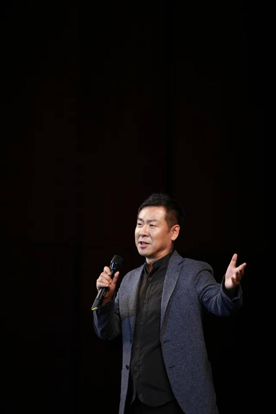 从"北漂"到首位视障播音硕士 恩师詹泽谈董丽娜:愿她让更多人看到希望