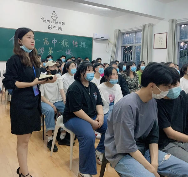 探访培训市场|信阳艺术教育培训机构:线上线下互动,提升教学水平