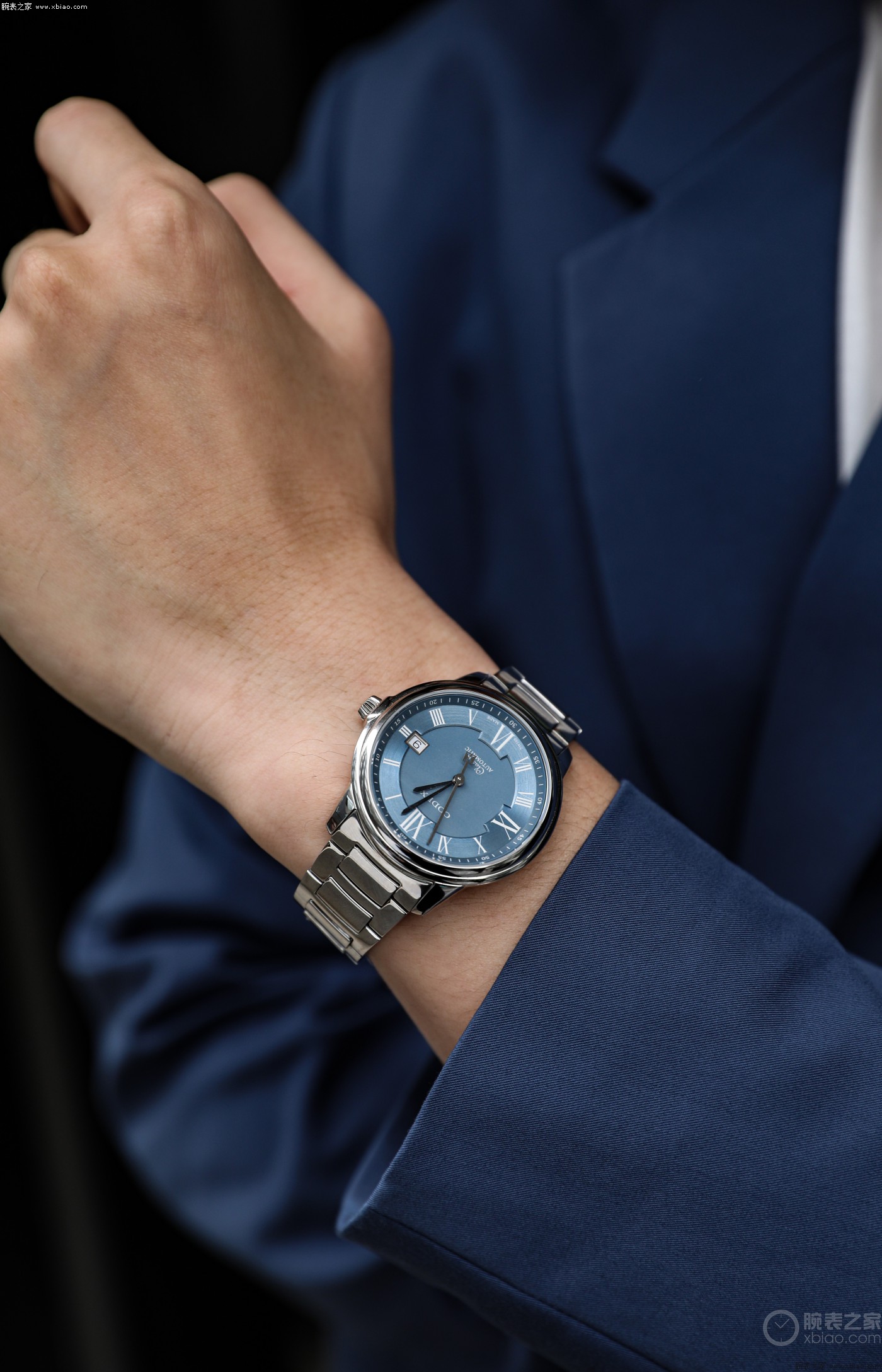 codex豪度新款情侣腕表亮相,演绎腕间温柔蓝