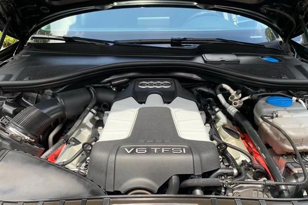 14美版奥迪a6-3.0t 黑色333匹大功率机械增压