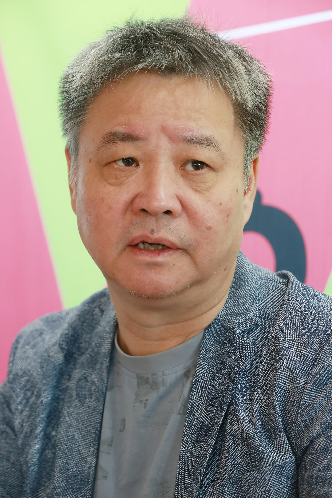 余华与"潦草小狗":将网红作为一种方法