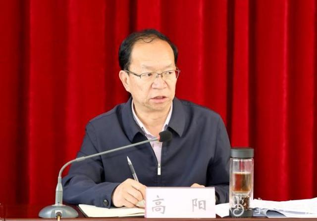 赵正富在市"百日总攻"工作分析研判会上要求亮出市委赋予的"利剑"坚决