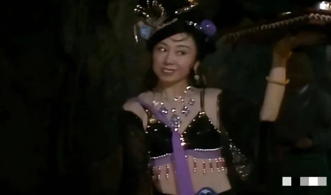 1983年拍摄《西游记》最性感黑狐精时,女演员嫌弃服装太暴露,要求穿