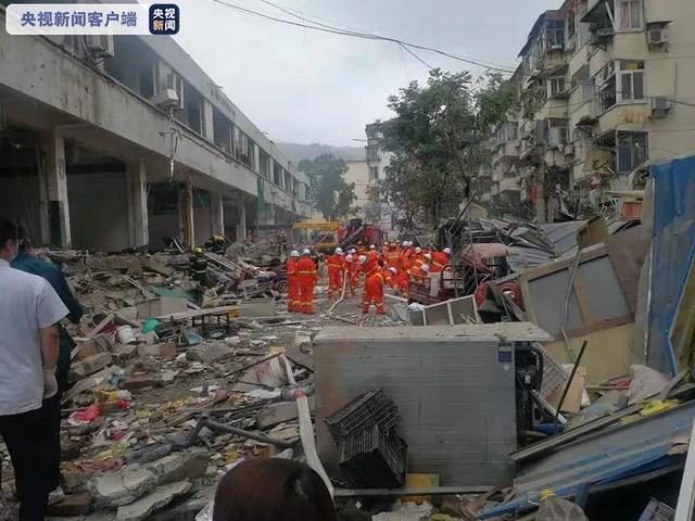 6月13日,湖北省十堰市张湾区艳湖社区集贸市场发生燃气爆炸事故.